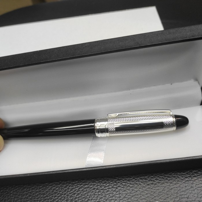 

Thosti Pulpen Mewah Crocodile + Gratis Grafir Laser Nama +Box Transparan Abu" - RB (RollerBall)
