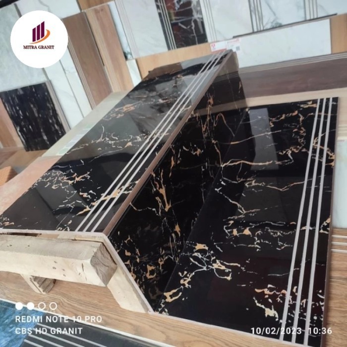 GRANIT TANGGA HITAM MOTIF MARMER 30X80 20X80