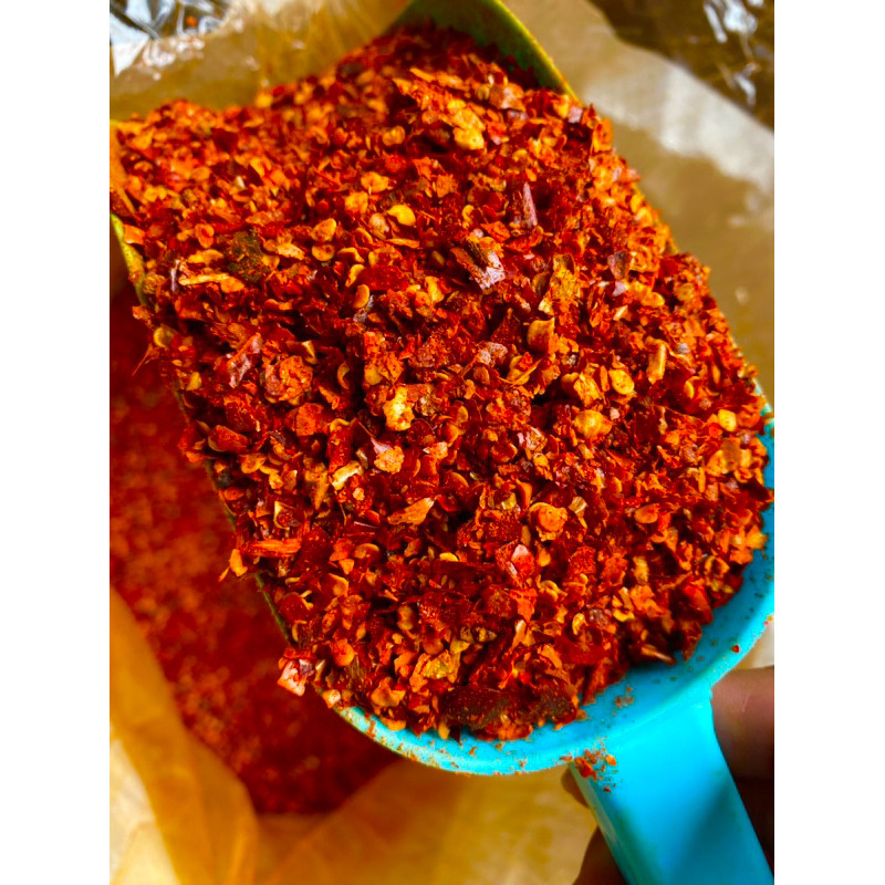 

CABE BUBUK KASAR FLAKE 1 KG SUPER PEDAS CHILLI OIL UNTUK SEBLAK DAN BASO ACI EXTRA PEDAS