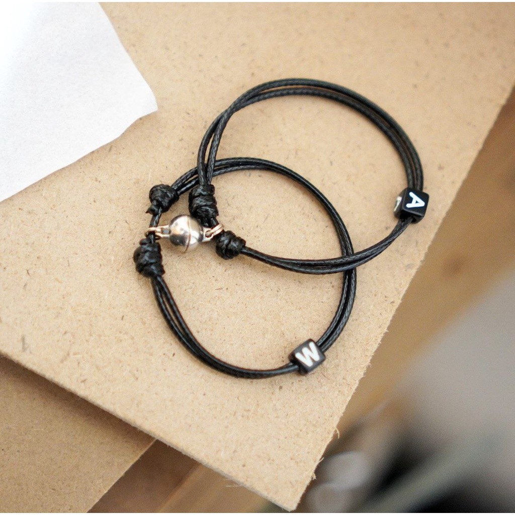 GELANG COUPLE INISIAL MAGNET / GELANG INISIAL HURUF  DADU MAGNET / GELANG MAGNET   INITIAL