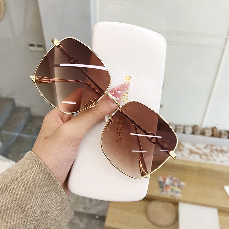 

New Metal Small Frame Square Sunglasses Women Brand Designer Fashion Sun Glasses Men Outdoor Driving Eyewear UV400 Oculos De Sol