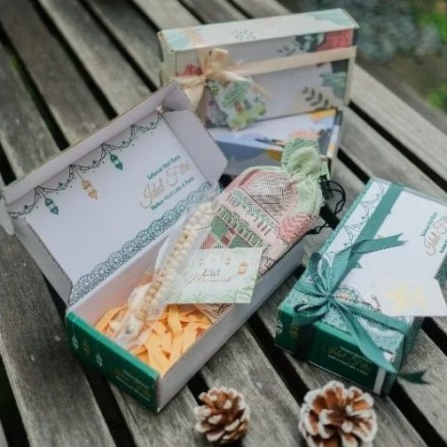 

hampers sajadah travel | souvenir sajadah | kado wedding | hampers lebaran | kado sajadah/ langsung proses