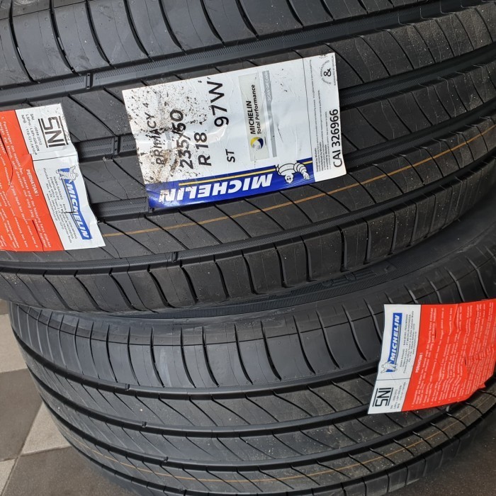 Michelin Primacy 4 235/50 R18 Ban Mobil