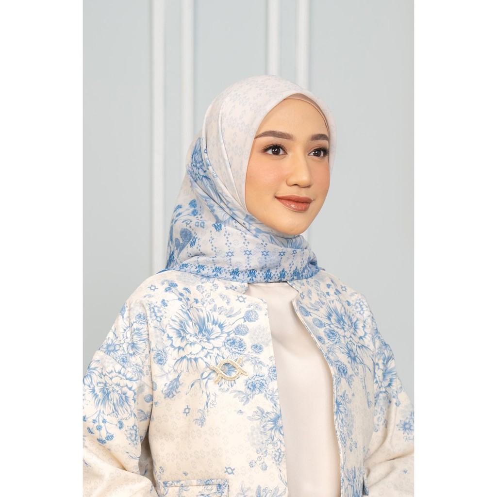 Wearing Klamby - Kananta Scarf (Minor)