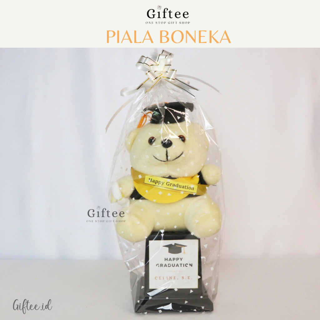 PIALA BONEKA WISUDA CUSTOM NAMA TROPHY GRADUATION DOLL TEDDY BEAR BERUANG TOGA MINI PILBON KECIL GIF