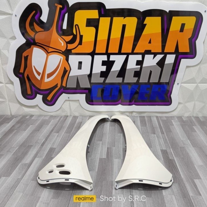 Win - Sayap Luar Scoopy K2F Prestige 2020 - 2024 Krem Legsil