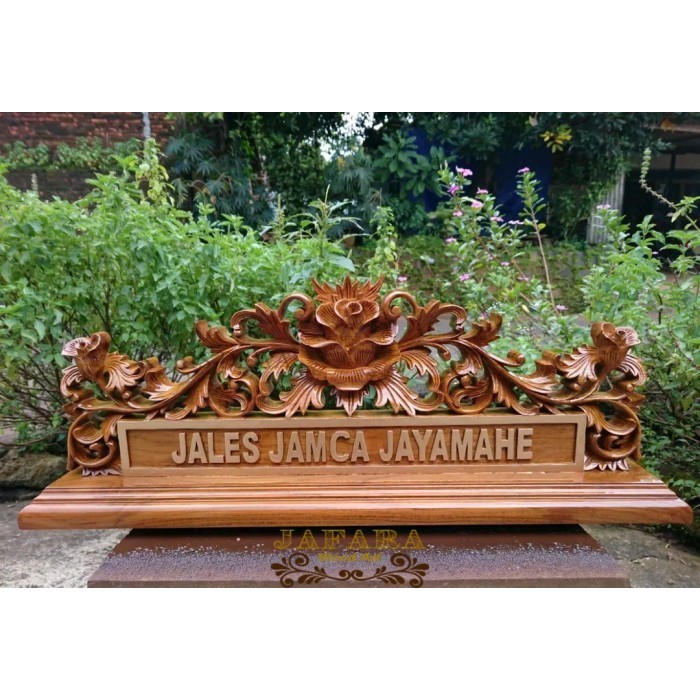 

papan nama meja kantor kayu jati ukir bunga logo custom KD34534