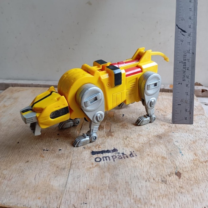 BB99 mainan part kaki robot voltron
