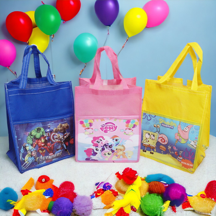 

Goodie Bag Tas Ulang Tahun Kantong Depan 20x14x25 Bingkisan Snack Souvenir