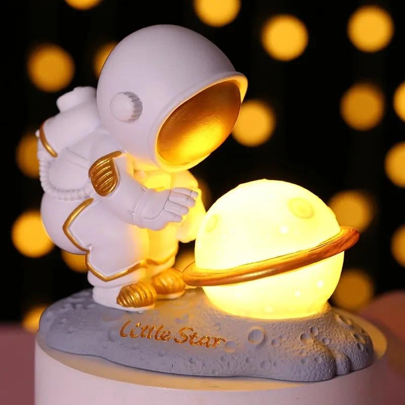Astronaut Night Light Baby Sleeping Bedside Night Lamp Resin Cartoon LED Night Lamp Soft Lighting Ta