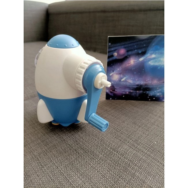 

Serutan ROKET - Rautan Meja Asahan Putar Pensil Sharpener Rocket Mini - Merah