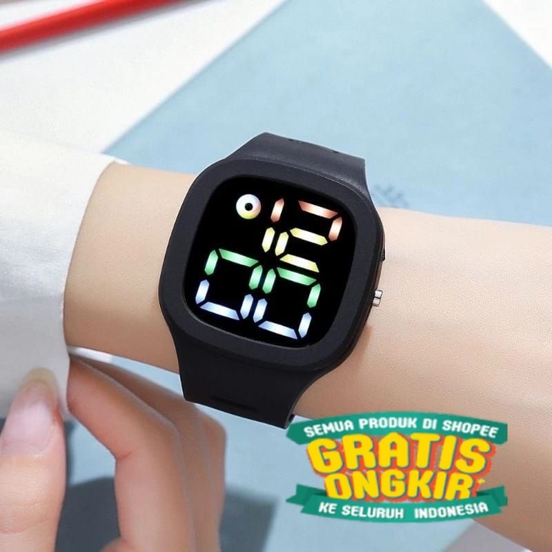 Jam Tangan LED Digital Pria Wanita Tahan Air Jam Tangan Petak Besar Tali Rubber Sporty/ Produk Lokal