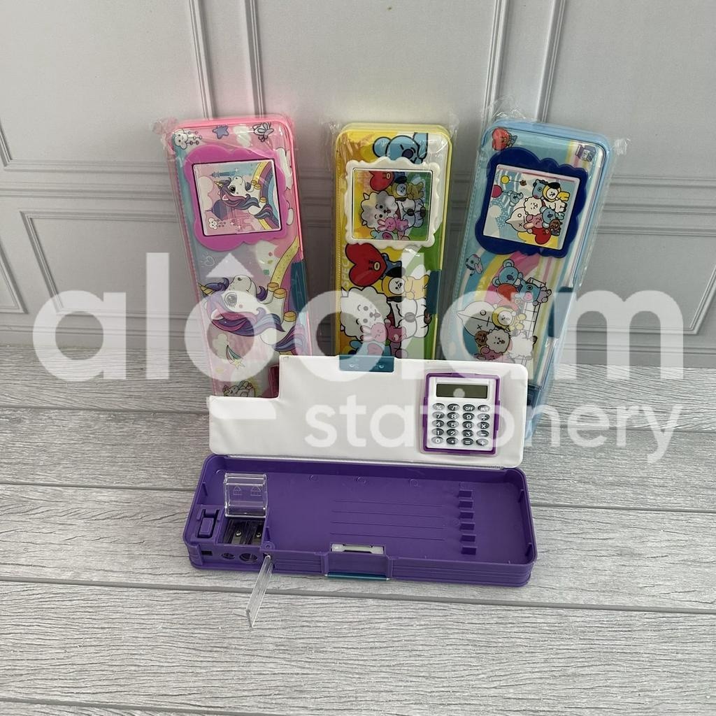 

Kotak Pensil Tempat Pensil Magnet Kalkulator Anak Karakter Animasi Lucu