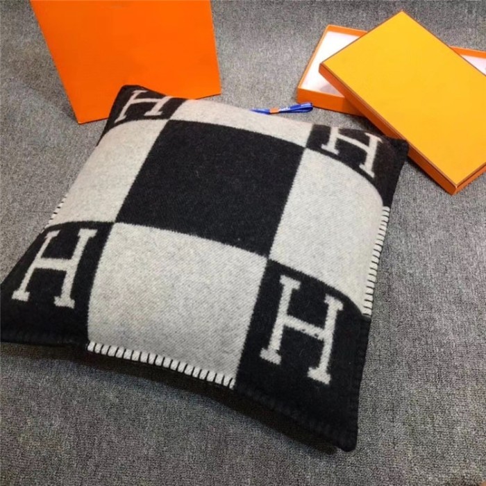 "SKY.LD" -  TERBARU Sarung Bantal Hermes / Pillow H - Hitam