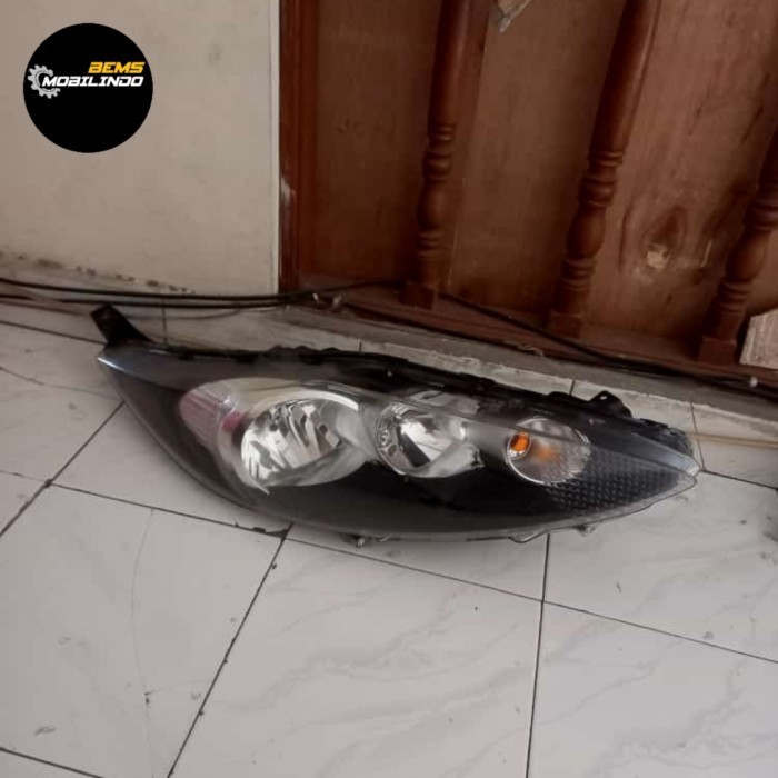 Headlamp Lampu Depan Ford Fiesta 2012 kanan original