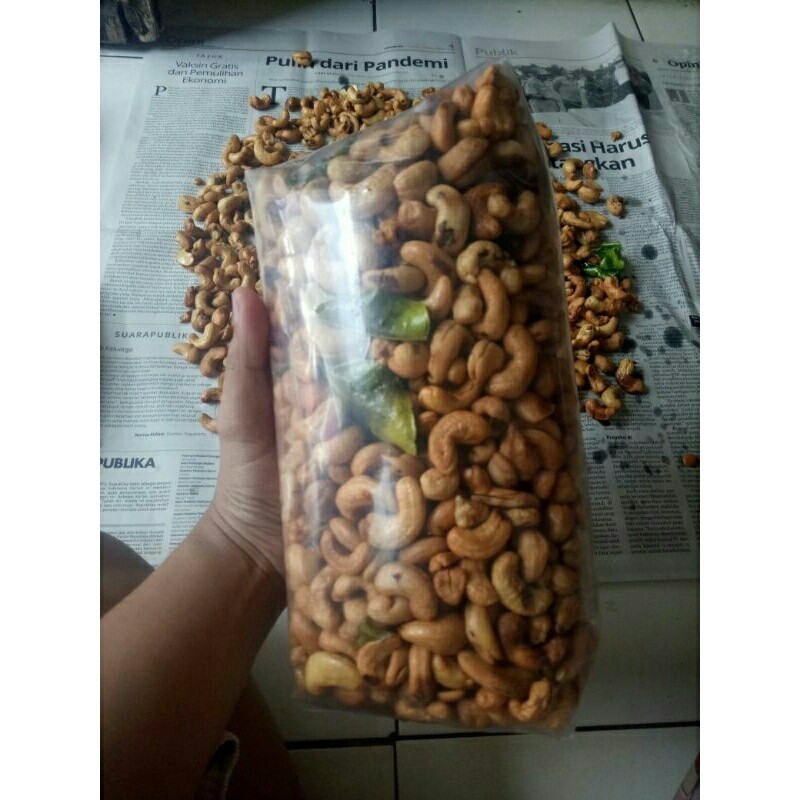 

kacang mede utuh 1 kg