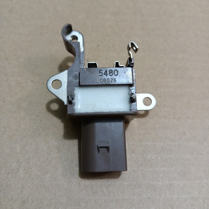 IC regulator altenator dinamo ampere Toyota Innova Fortuner Vios Yaris