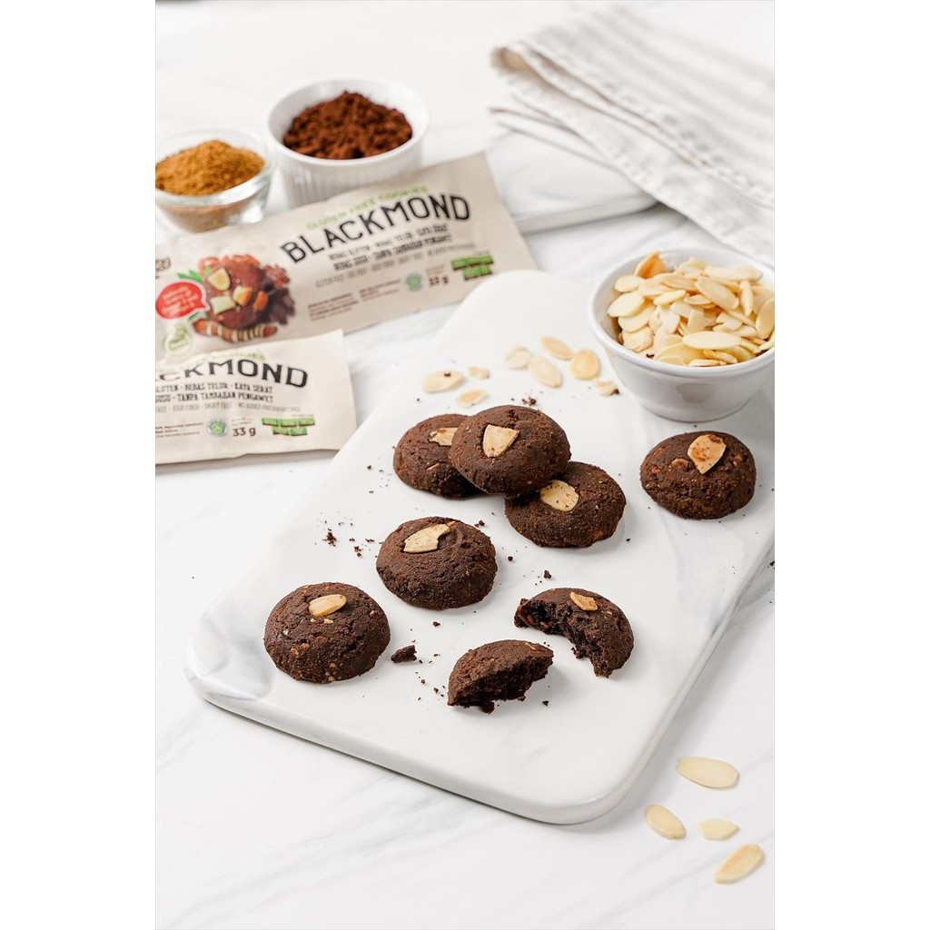 

Ladang Lima Blackmond Cookies Sachet 33g ( Kue Cokelat Bebas Gluten )