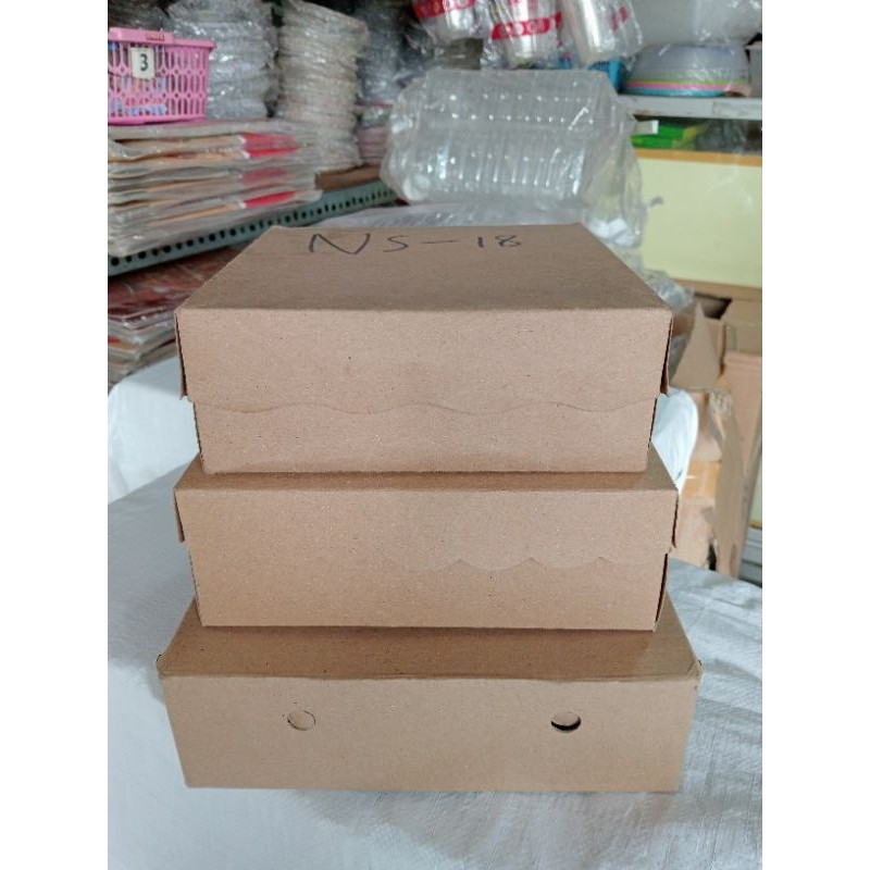 

[100 lembar] dos kotak coklat 18 20 22 / Dus Kotak Nasi Catering Renda R8 R10K R10B NON LAMINASI / Dus Catering / Box Catering / Dus Nasi / Kotak Nasi Hajatan / Kotak Nasi Ayam Bakardos nasi Kraft R8 R10 / dos batik r8 R10 / dus nasi ukuran 18 20 22