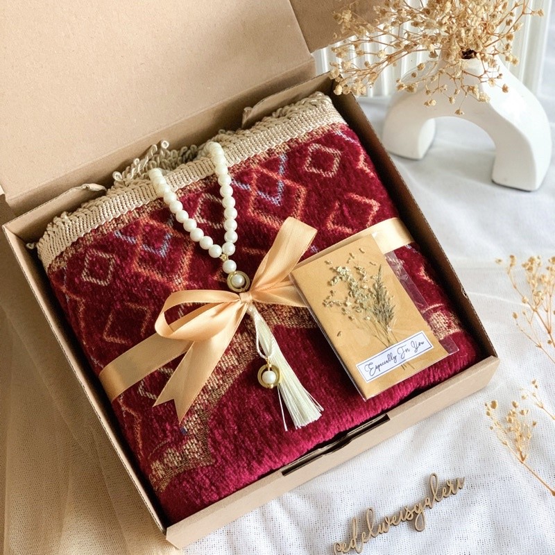 

HAMPERS SAJADAH PREMIUM | SOUVENIR SAJADAH PREMIUM | SAJADAH TURKEY TURKI FREE TASBIH | KADO SAJADAH DEWASA BESAR | UMROH HAUL KHITANAN AQIQAH KADO GURU/ keluarga oleh oleh