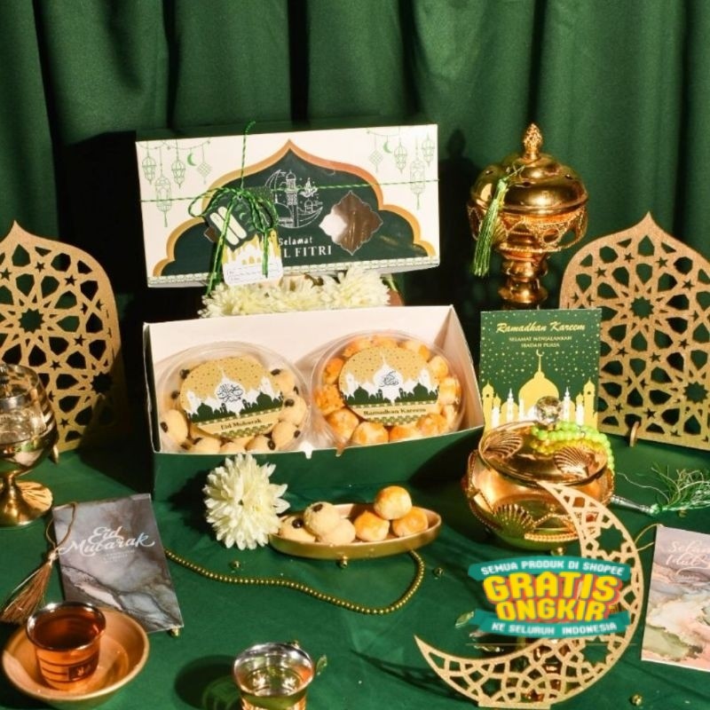

[MEDIUM BOX] / Ready Stock Hampers Lebaran Idul Fitri / Hampers Idul Fitri / Gift Box Lebaran / Kue Kering / Hampers Lebaran / Hampers Eid / Parcel Hari Raya / Parcel Lebaran Idul Fitri / Hampers Parcel Ramadhan / Parcel Kue Kering / Behnaz Gift Studio/