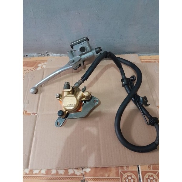Master kaliper cakram rem depan Revo Absolute 110 Blade new 125 Revo Fit Fi original copotan palabab