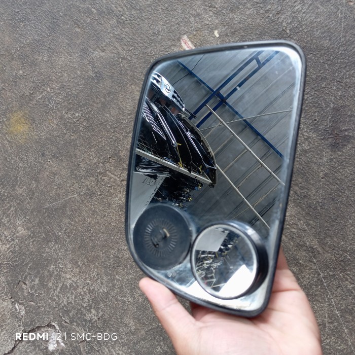kaca spion kiri Hyundai trajet copotan