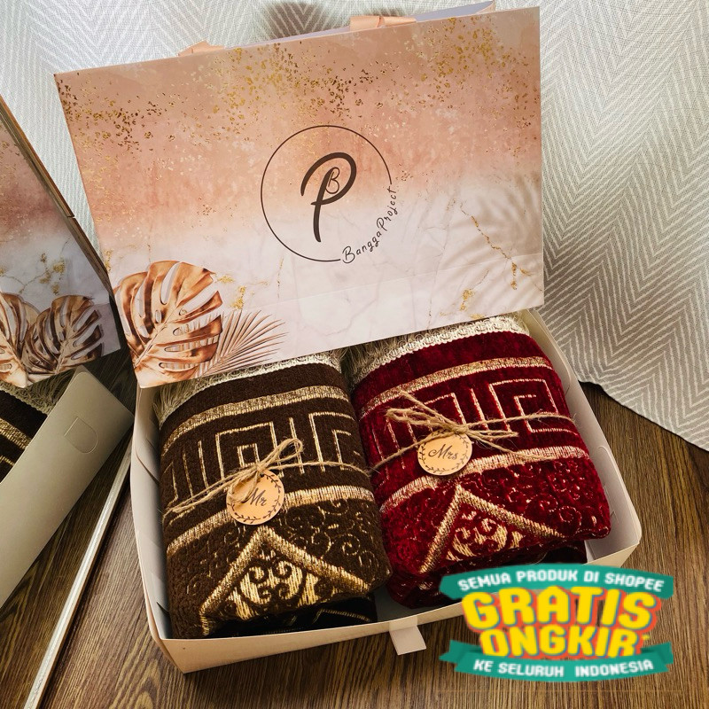 

BANGGA PROJECT • (BISA GOSEND) Hampers sajadah couple isi 2 pcs kado hadiah pernikahan wedding nikah nikahan walimah walimatul ursy parcel lebaran souvenir yasinan tahlilan premium sajadah couple seserahan hantaran jumbo/ New kado
