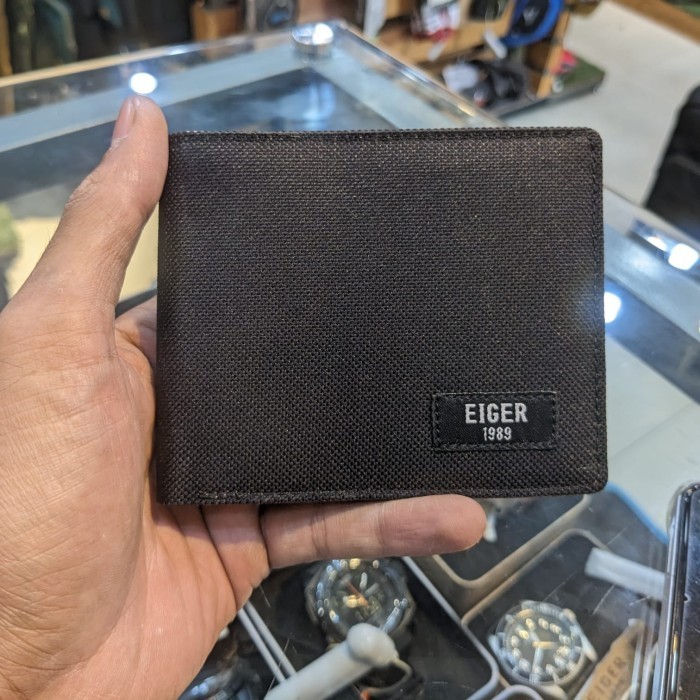 EIGER DOMPET PENDEK PRIA KANVAS HORIZONTAL 1.2 SHORT WALLET - HITAM