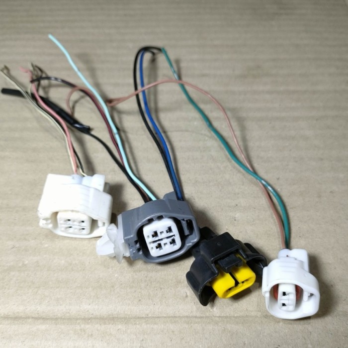 SOCKET STOP LAMP YAMAHA NMAX OLD PNP/SOKET LAMPU BELAKANG NMAX OLD ORI baru