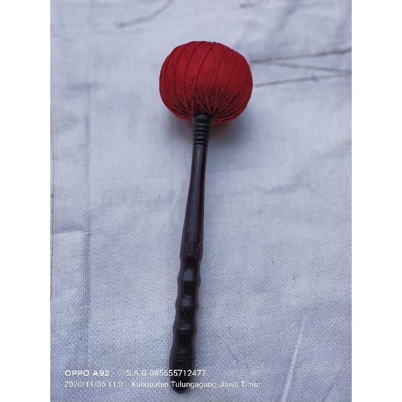 tabuh gong kecil / tabuh gong / saron / demung / kenong