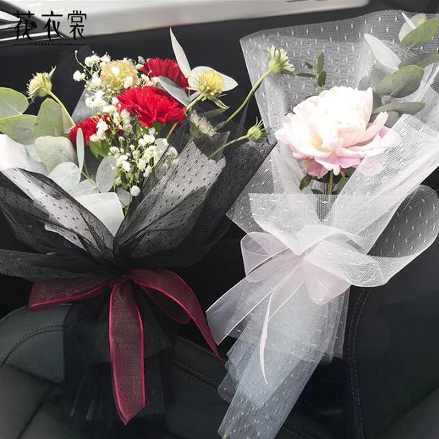 

Flower Wrapping Paper Roll / Korean Dots Tile / Kertas Buket Bunga Kain Polkadot