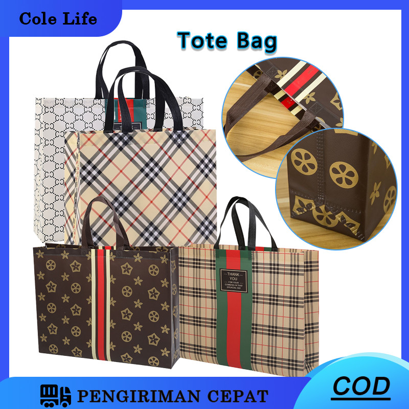 

Tas Belanja / Tote Bag /Tas Kado Spunbond Motif Premium Goodie Bag Kantong Hamper Besar