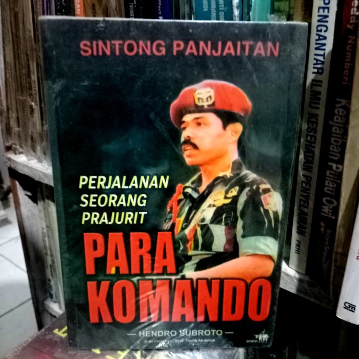 Catatan Seorang Prajurit Sintong Panjaitan.