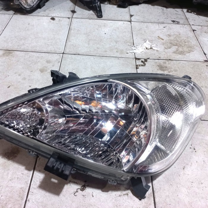 lampu depan headlamp innova 2010
