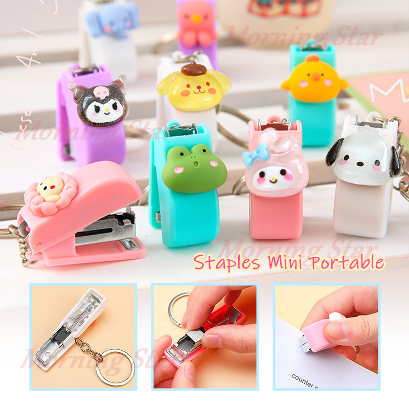 

Karakter Gantungan Kunci Hekter Mini/Stapler Cute/Staples Lucu Mini Karakter/Staples Mini Karakter Cute/Stapler Gantungan Kunci Lucu/Mini Stapler Macaron Color/Stapler Lucu Warna Pastel/Stapler Kreatif Mini