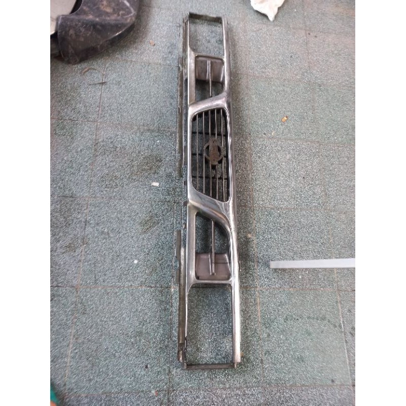 Grill Nissan Terrano Kingsroad Original