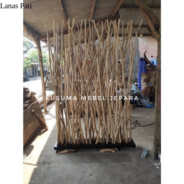 

Partisi Sketsel Penyekat Ruangan Ranting Kayu Jati - Panjang 150cm Ti XD6