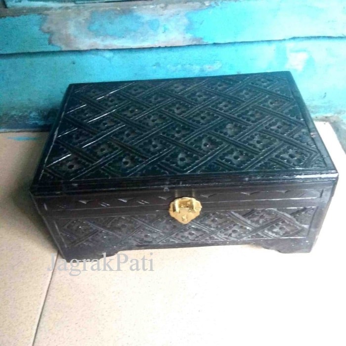 Kotak Ukir Kayu Menyimpan Aksesoris JP1233