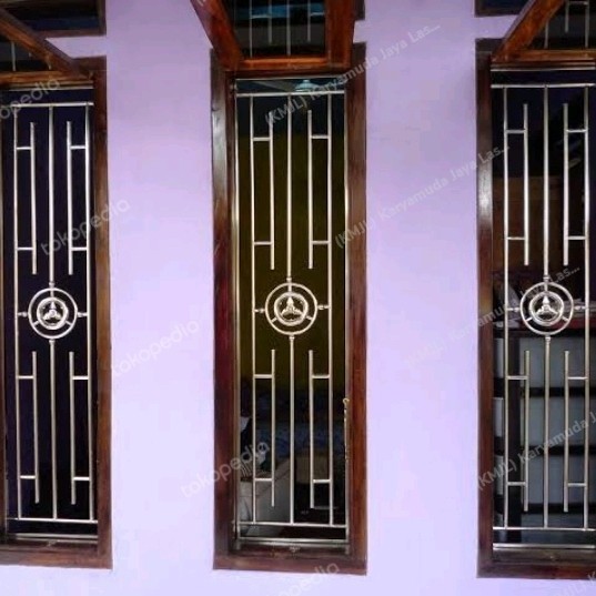 tralis jendela rumah minimalis terbaru 2023