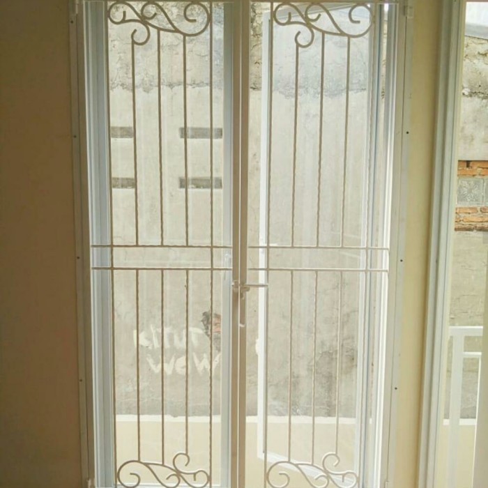 tralis jendela model minimalis modern