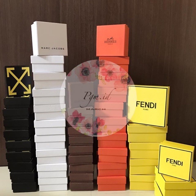 

Kotak hadiah / Gift box