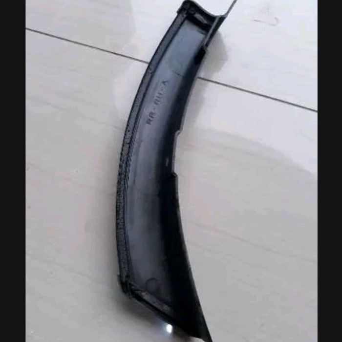 Lis spioler Over Fender Bemper Belakang Outlander Sport original