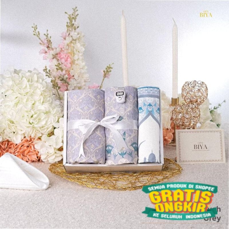 

GIFT HAMPERS MUKENA TAZBIYA X KEMISO SET SEJADAH/ keluarga oleh oleh