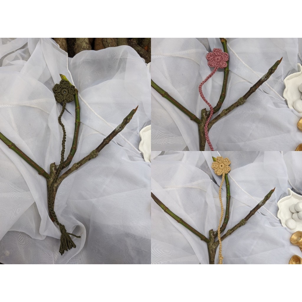 

handmade embroidery bookmark by pagipuan