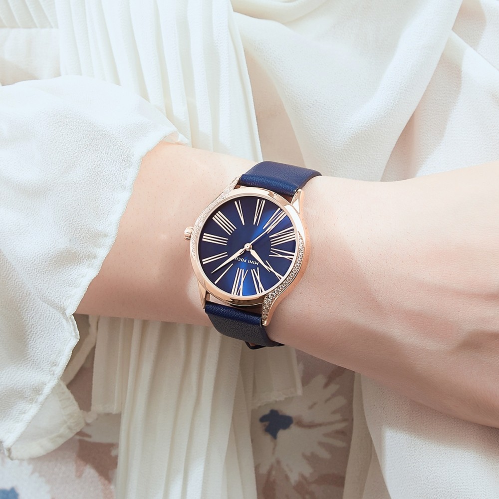 Jam Tangan Wanita Fashion Elegant Iced Out - Tali Kulit Mewah, Gerakan Quartz, Cocok untuk Bisnis & 