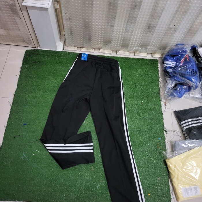 Adidas  firebird trackpant black white bnwt - L
