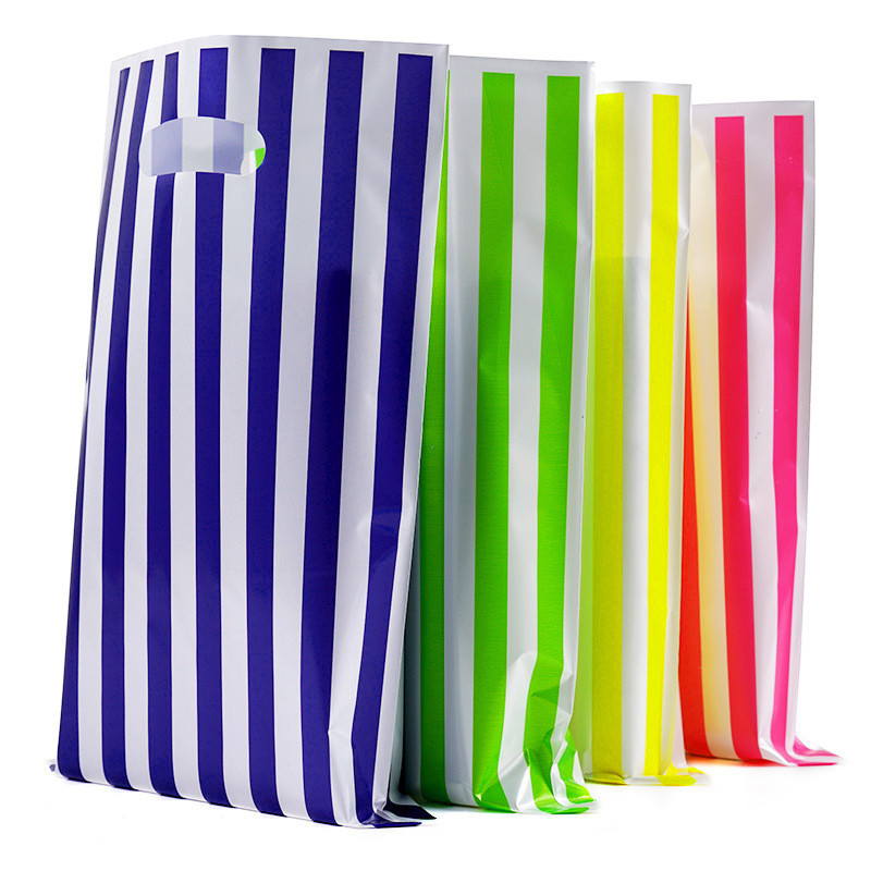 

Yamata 10 Pcs Tas Plastik Motif Garis Warna Warni / Tas Plastik Pesta Pernikahan Ulang Tahun / Tas Plastik Hadiah Isi 10 Lembar Ukuran 15.7*25.5 Cm / Tas Hadiah