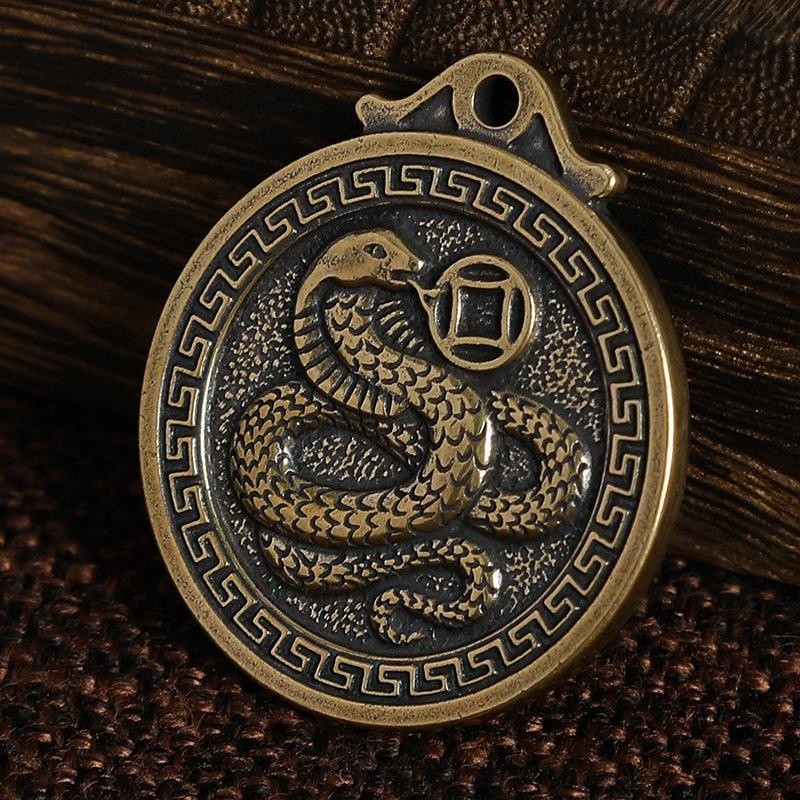 Liontin Shio Ular Buka Aura Hoki Keberuntungan Ornamen Fengshui