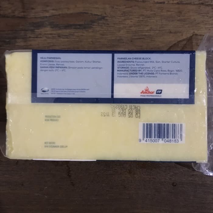 

Gosend Only - Keju Anchor Parmesan Cheese 800gr